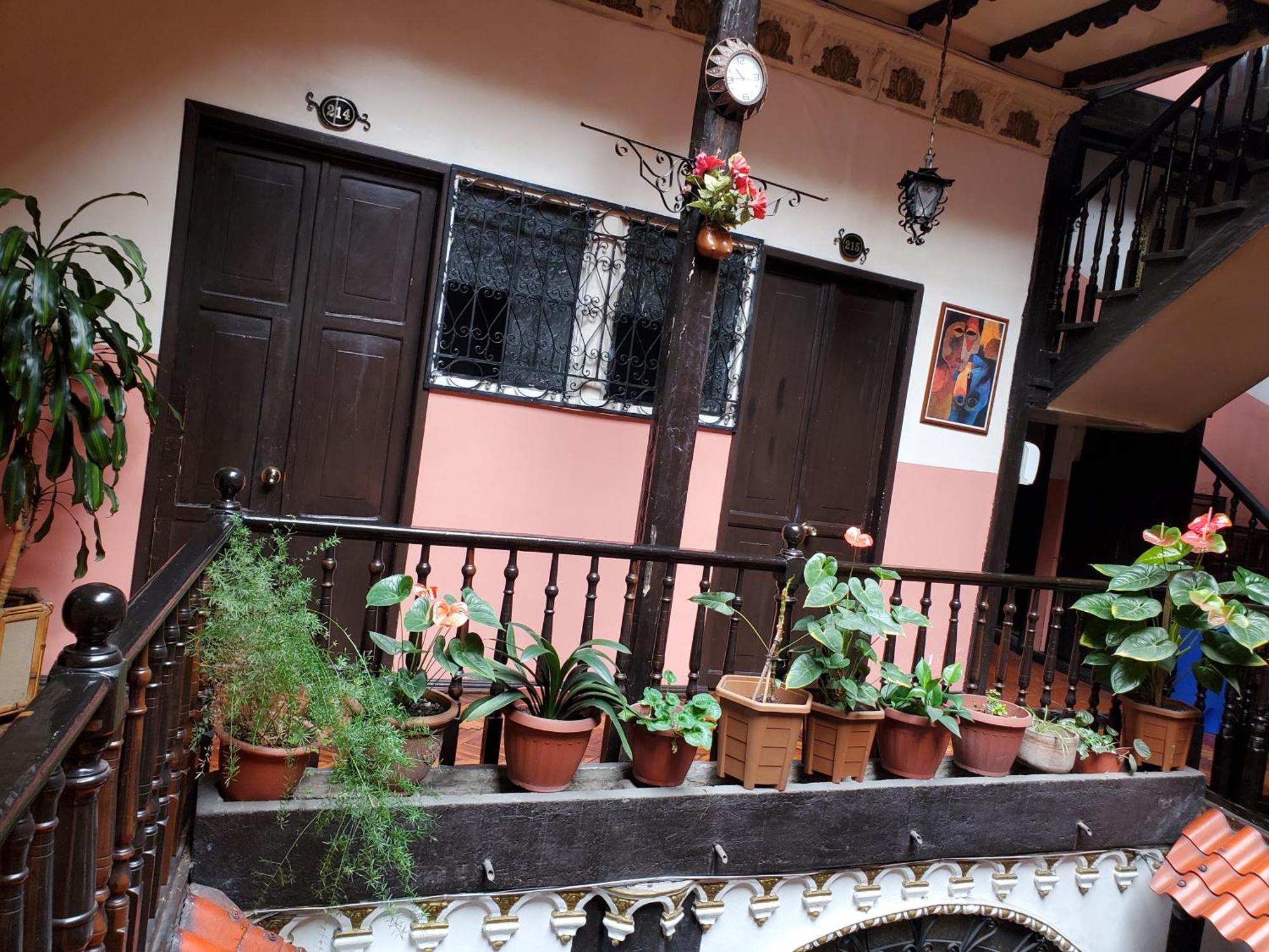 Hostal Juana De Arco Quito Exterior foto